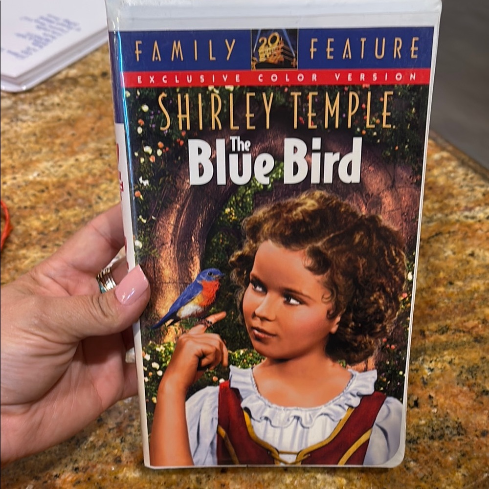 VHS Cassette Tape - Shirley Temple - The Blue Bird